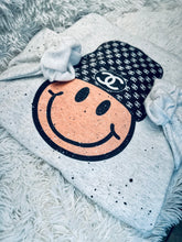 Load image into Gallery viewer, Smiley In Style
