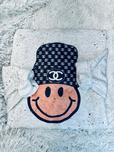 Load image into Gallery viewer, Smiley In Style
